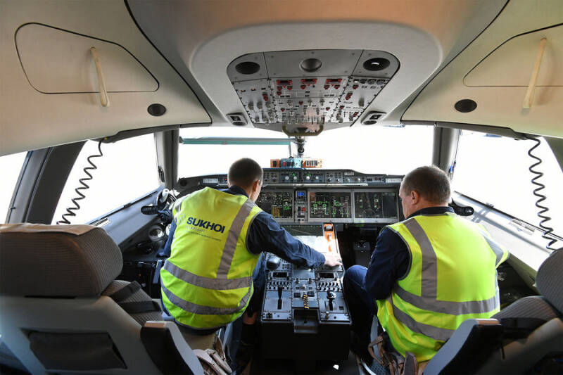 В правительстве России утвердили планы производства самолетов МС-21 и SSJ New