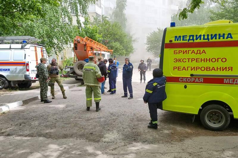 Теракт в Белгороде: от удара ракеты обрушился подъезд жилого дома