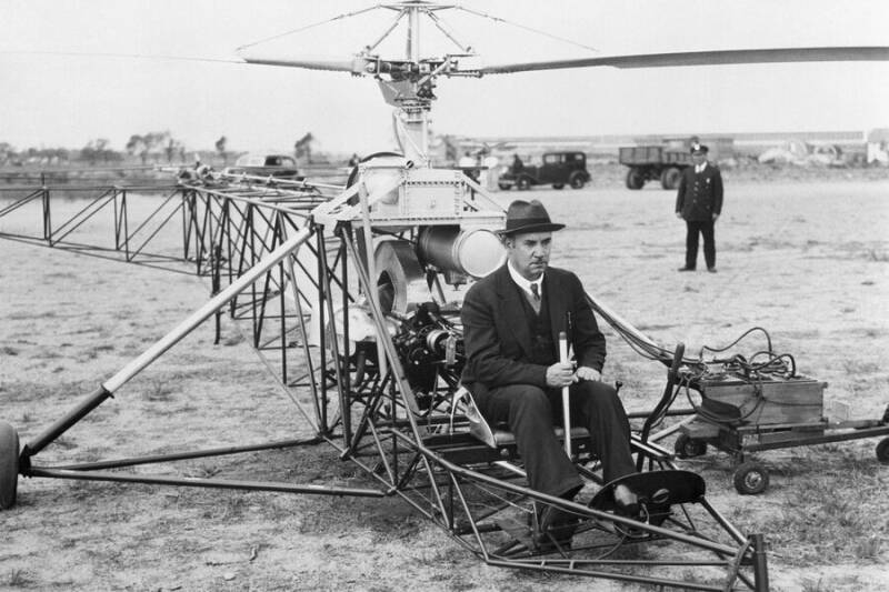 Русский авиаконструктор и создатель вертолетов Игорь Сикорский родился 135 лет назад