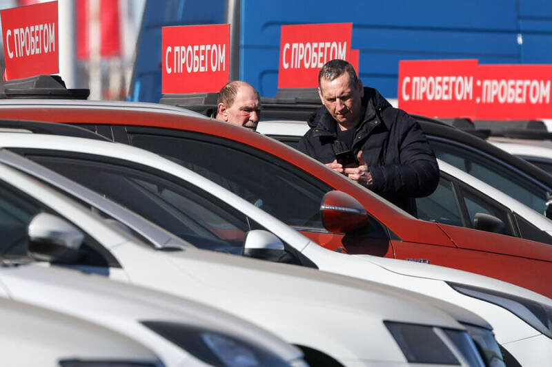 В «Автодоме» перечислили семь кроссоверов, которые можно купить за 2 млн рублей