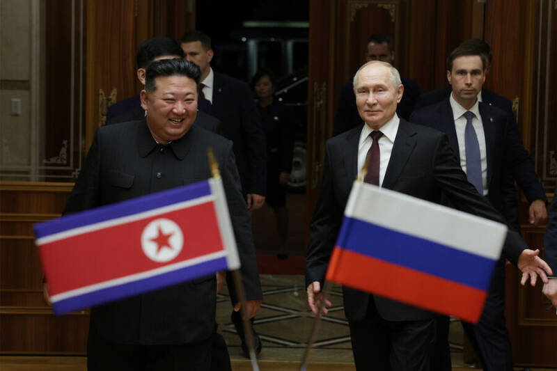 Путин и Ким Чен Ын уступили друг другу место в президентском Aurus в Пхеньяне