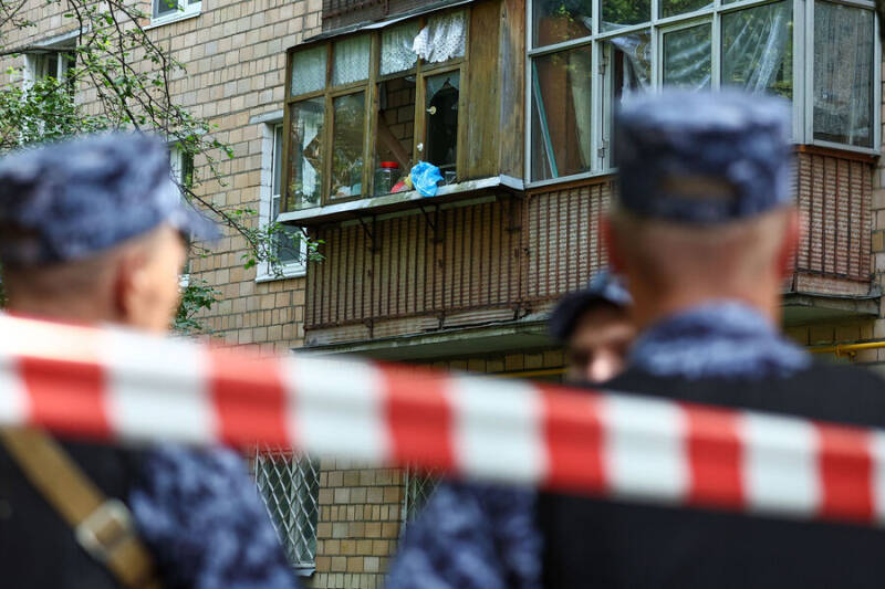 Мужчина погиб в результате взрыва в доме на западе Москвы