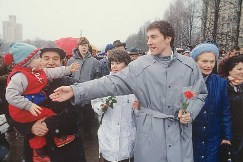 Бремя Героя: в «Роскосмосе» сократили должность Сергея Крикалева